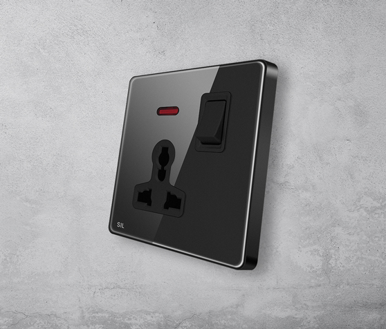 13A Flat 3 Pin Socket Max Black