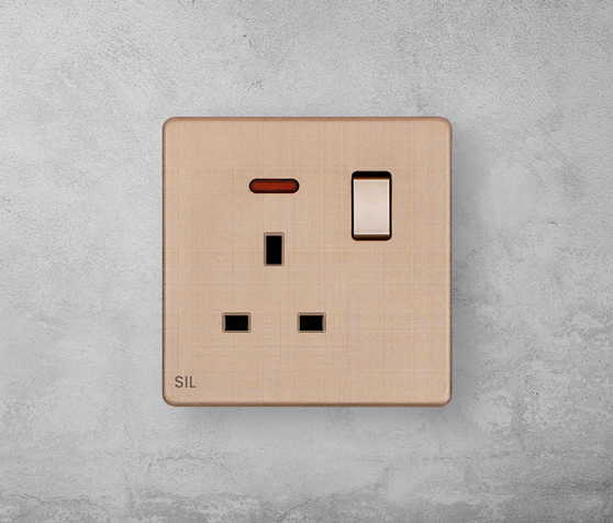 13A Flat 3 Pin Socket Max Gold